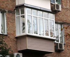 Отделка балкона сайдингом в сталинке