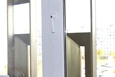 Регулировка пластиковых окон с фурнитурой Maco