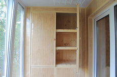 Балкон со шкафом