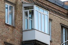 Ремонт балкона с крышей в сталинке.