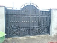 Ворота кованые, секционные, ролетные, откатные, распашные, подъёмные, с ручным и автоматическим откр. калитки, заборы, навесы лестницы, перила и т. д.