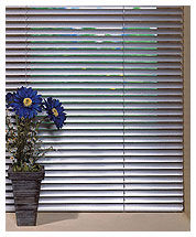 Жалюзи горизонтальные белые