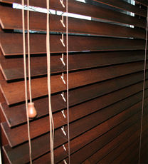 Деревянные жалюзи.