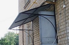 Козырьки из сотового и монолитного поликарбоната в Одессе