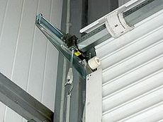 Экструдированный роллетный профиль