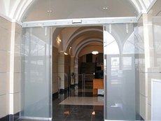 Автоматическая раздвижная система G-U (Германия).