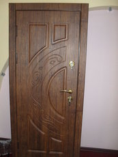 Двері вхідні броньовані