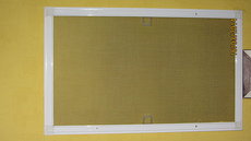 Москитная сетка из алюминиевого профиля.