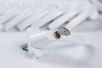 Компания Good Master предлагает оконные ручки с замком `антидетка`, для безопасности ваших детей