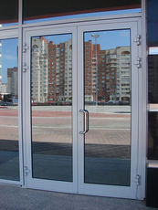 Двери входные для магазина, аптеки Харьков от компании Good Master