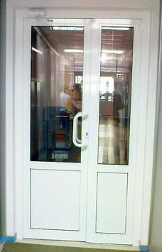 Вхідні двері металопластикові + доводчик для магазину, офісу від компанії Good Master