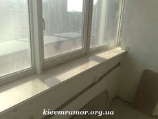 Подоконники из мрамора.