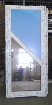 Балконная дверь с порогом VEKA Euroline фурнитура Siegenia, нажимная ручка с ключом