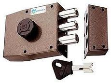 Врезка установка замена замков в Днепре