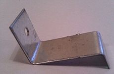 Скобы под подоконник