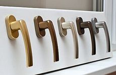 Ручка оконная и ручка балконная