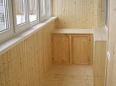 Балконная деревянная тумбочка