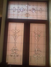 Витражи фацетные на окнах