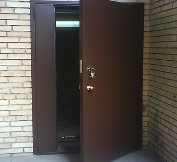 Двери входные в подъезд Винница, с кодовым замком, домофоном