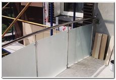 Перила из нержавеющей стали c элементами стекла, дерева