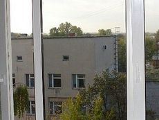 Окно пластиковое от Интернова трехстворчатое с фурнитурой компании МАСО, размер окна - 0,6 х 1,7 м