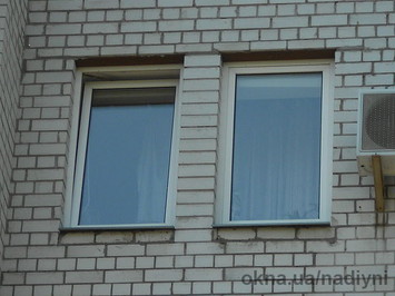 Одночастное окно ПВХ Саламандер поворотное, фурнитура от компании Ворне