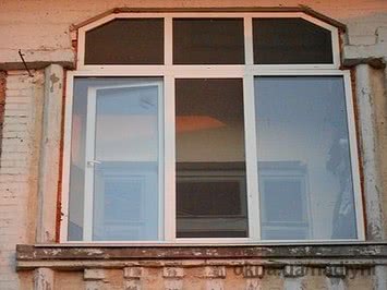 Окно Almplast поворотное в частный дом, фурнитура Масо по хорошей цене, размер: 0,9 х 1,7 м