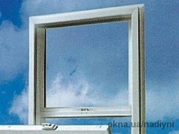 Окно ПВХ Алюпласт одночастное, фурнитура от Vorne в низшем ценовом диапазоне, размер окна - 0,9 х 1,3 м