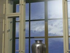 Окно ПВХ Интернова трехчастное поворотное дачное в средней ценовой категории