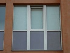 Пластиковое окно от Salamander трехстворчатое поворотно-откидное комнатное - по оптовой цене