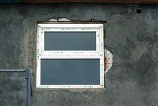 Окно профильной системы Саламандер поворотно-откидное, с ламинацией по отличной цене