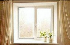 Пластиковое окно Фенстер c энергосберегающим двухкамерным стеклопакетом, в низшем ценовом диапазоне