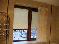 Окно Rehau поворотное с теплозащитным двухкамерным стеклопакетом, размер 0,9 х 1,7 м