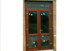 Деревянная евродверь со стеклопакетом (профиль - 78 мм дубовый евробрус)