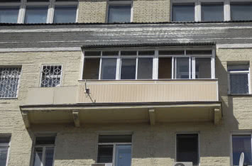 Монтаж крыши на двух спаренных балконах