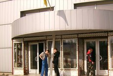 Автоматические раздвижные двери.