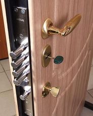 Бронированные двери любых размеров.