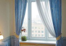 Окно трехчастное с тремя поворотно-откидными створками