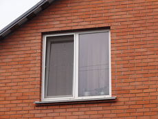 Окно двухстворчатое с глухой и поворотно-откидной створками из профиля ALMplast