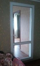 Межкомнатная дверь пластиковая стеклянная