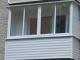 Балкон с наружной обшивкой сайдингом