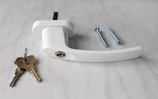 Ручка оконная с замком. Продажа. Установка.