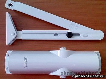 Доводчик Geze TS 1000