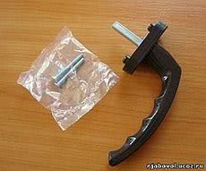 Ручка оконная пластиковая коричневая