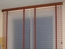 Жалюзи горизонтальные тканевые и пластиковые 50 мм