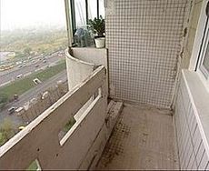 Вынос, остекление, обшивка и утепление балконов