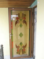 Дизайнерские двери из алюминия