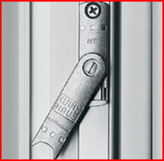 Установка приподымателя створки (микролифта)