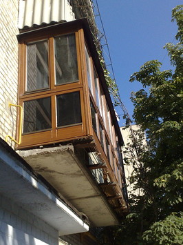 Балконы из натурального дерева