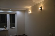 Откосы - пластик, гипсокартон.